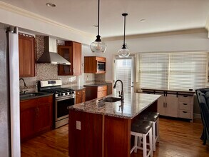 262 Prospect Ave, Unit #3 in Dunellen, NJ - Foto de edificio - Building Photo