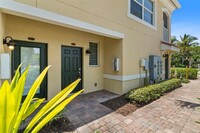 89 Navigation Cir in Osprey, FL - Foto de edificio - Building Photo