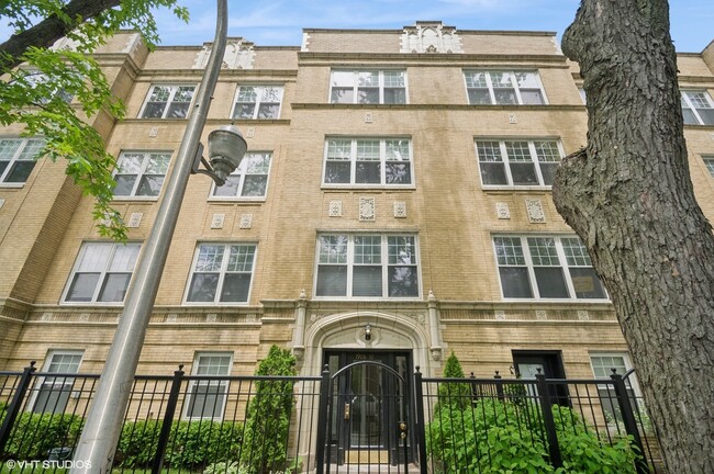 property at 1910 W Chase Ave