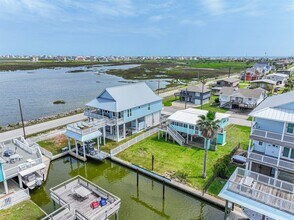 3806 Concho Key in Galveston, TX - Building Photo - Building Photo