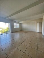 8950 NE 8th Ave in Miami, FL - Building Photo