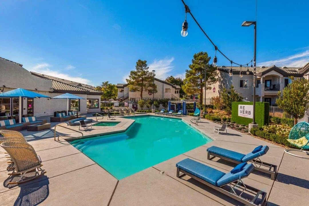 REVERB at Spring Valley in Las Vegas, NV - Foto de edificio