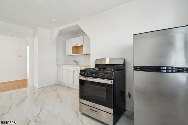 403 Abington Ave in Bloomfield, NJ - Building Photo - Building Photo