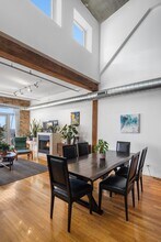 333 S Desplaines St in Chicago, IL - Building Photo - Building Photo