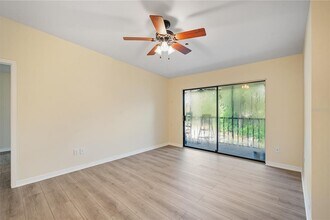 6002 Laketree Ln in Temple Terrace, FL - Building Photo - Building Photo
