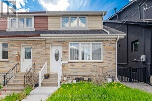 2000 Dufferin St in Toronto, ON - Building Photo