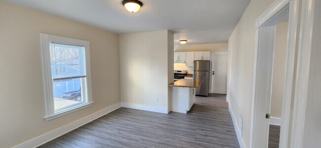 224 Campbell Ave, Unit 2nd fl in West Haven, CT - Foto de edificio - Building Photo