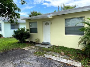 705 W Mango St in Lantana, FL - Building Photo - Building Photo