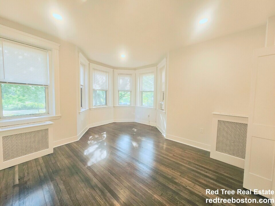 207 Park Dr, Unit 1 in Boston, MA - Building Photo