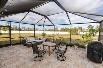 2964 Royal Gardens Ave in Ft. Myers, FL - Building Photo - Building Photo