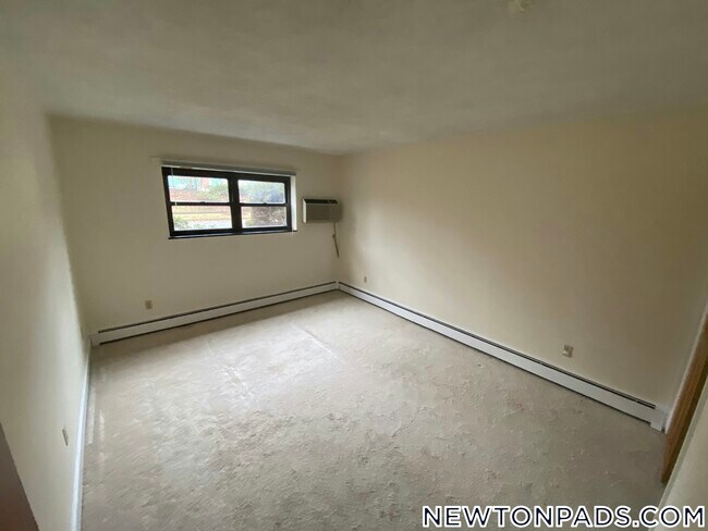 278 Grove St in Newton, MA - Foto de edificio - Building Photo