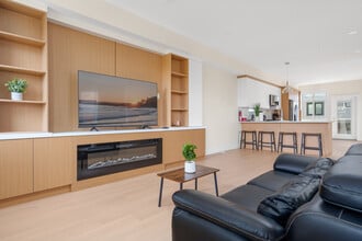 6983 204 Street-SI ID1382486P in Langley, BC - Building Photo - Building Photo