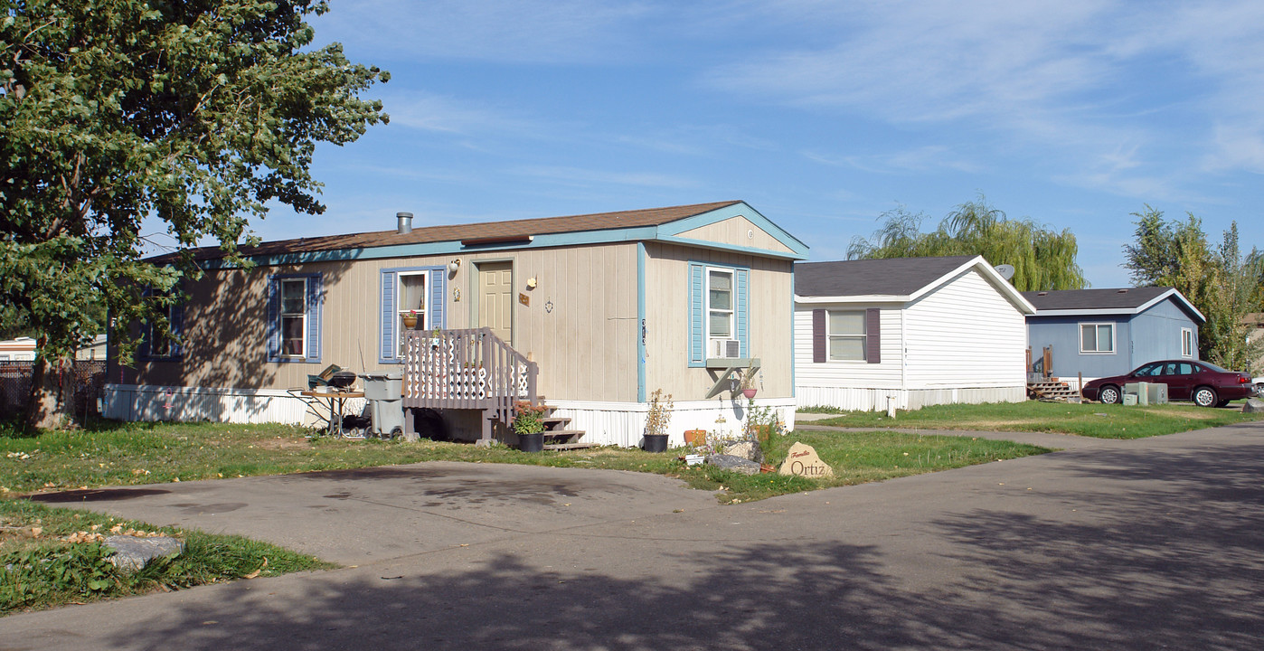 Bailey Park in Nampa, ID - Building Photo