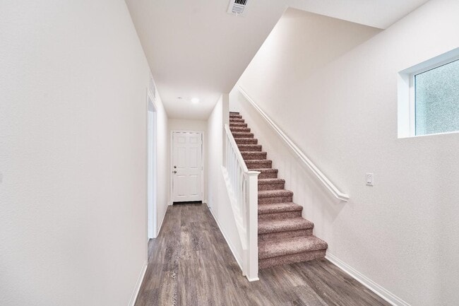 729 Daniel Freeman Cir in Inglewood, CA - Building Photo - Building Photo