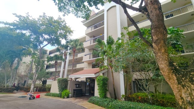 property at 2025 Lavers Cir