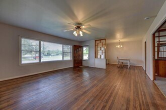 228 E Obryant St in Bellville, TX - Building Photo - Building Photo