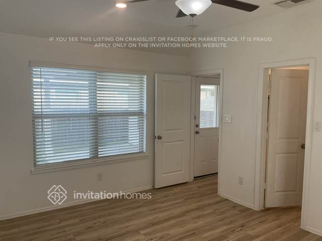 502 Pecan Landing Ln in La Marque, TX - Foto de edificio - Building Photo