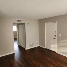 4902 Saddlebrook Ln in Louisville, KY - Building Photo - Building Photo