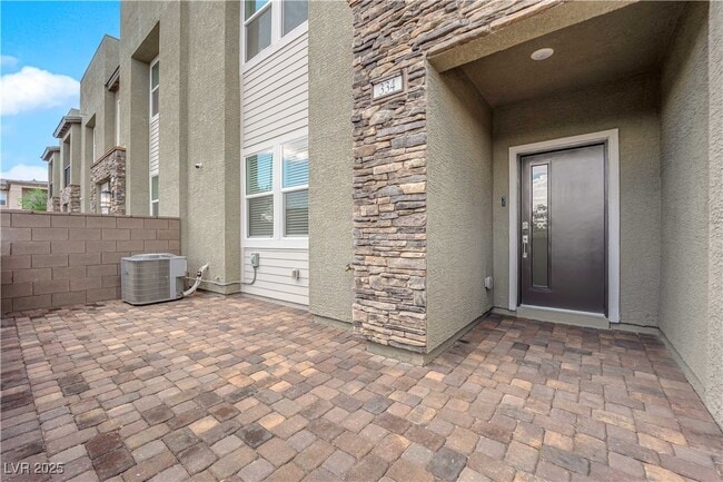 334 Laurel Peak Dr in Henderson, NV - Building Photo - Building Photo