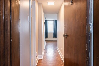 1272 Rue Redpath-Crescent in Montréal, QC - Building Photo - Building Photo