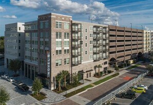 820 Main Ln in Orlando, FL - Building Photo