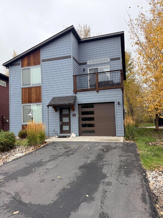 44 Flatcar Ct in Bozeman, MT - Building Photo