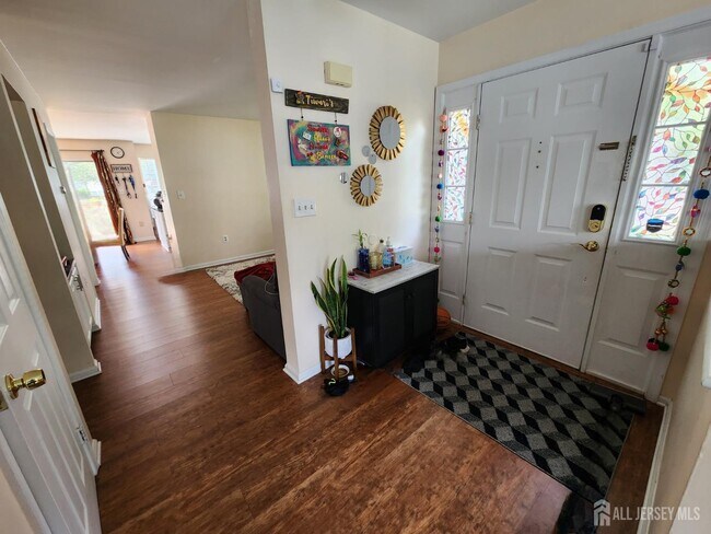 79 Columbus Dr in Franklin Township, NJ - Building Photo - Building Photo