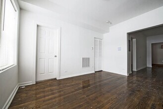 7254 S University Ave Chicago, IL 60619 in Chicago, IL - Foto de edificio - Building Photo