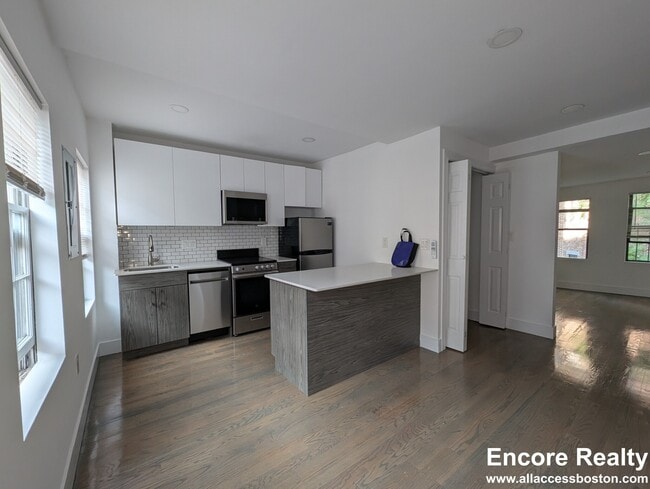 61 Joy St, Unit 3