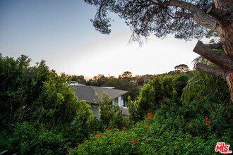 645 Walther Way in Los Angeles, CA - Building Photo - Building Photo