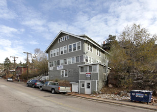 Alabama Guest House Apartments in Manitou Springs, CO - Building Photo - Building Photo