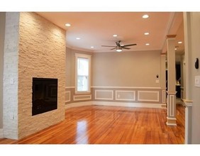 19 Pleasant St in Boston, MA - Building Photo - Interior Photo