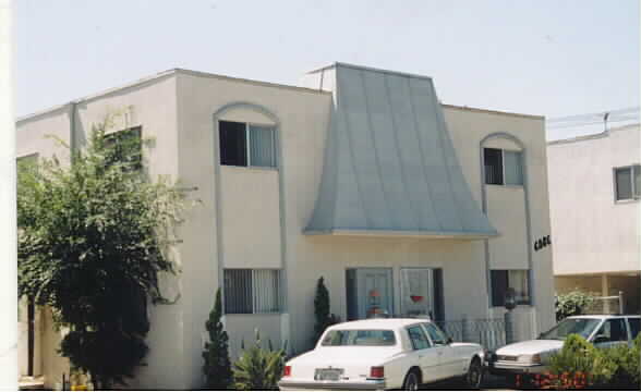 6086 Cashio St in Los Angeles, CA - Building Photo - Building Photo