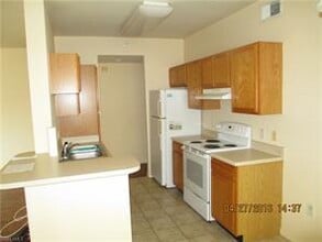 7965 Preserve Cir-Unit -724 in Naples, FL - Foto de edificio - Building Photo