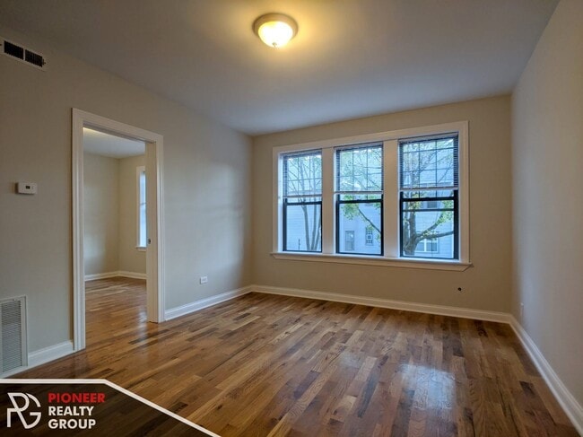 1446 W Byron St, Unit 1450-1