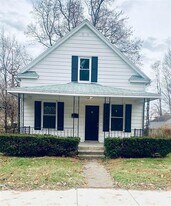 1353 E Dayton St in South Bend, IN - Building Photo