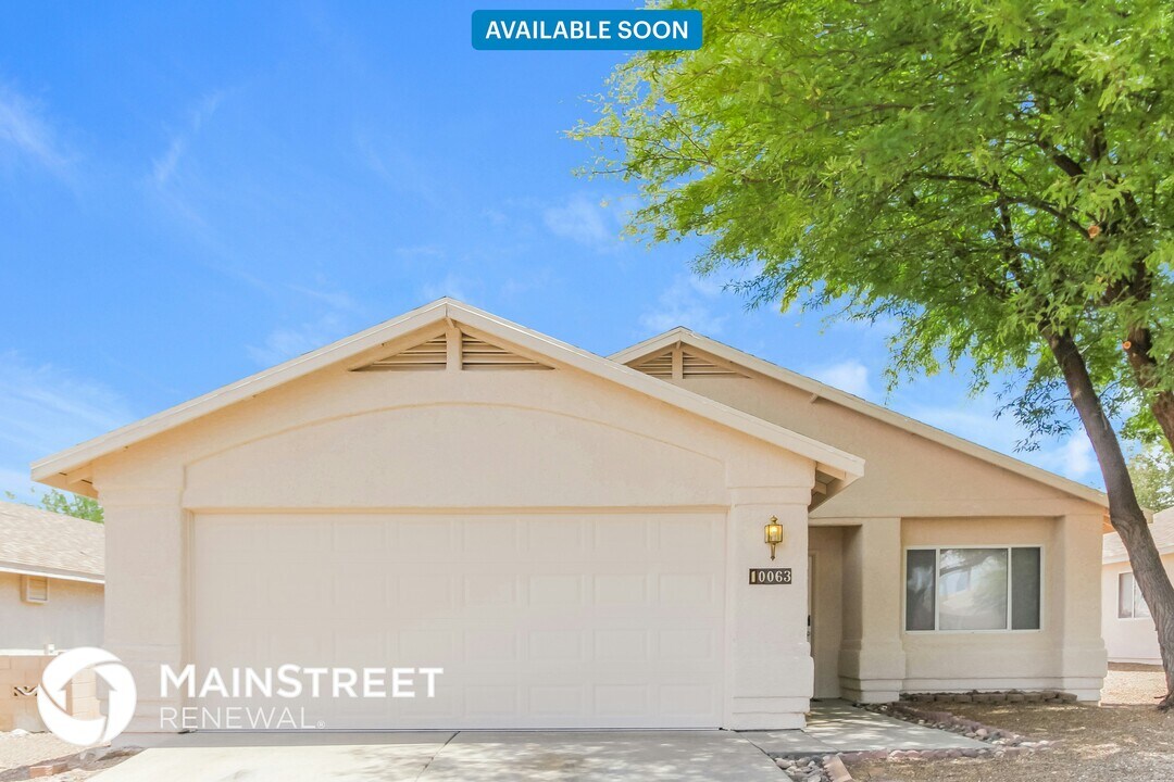 10063 E Paseo San Ardo in Tucson, AZ - Building Photo