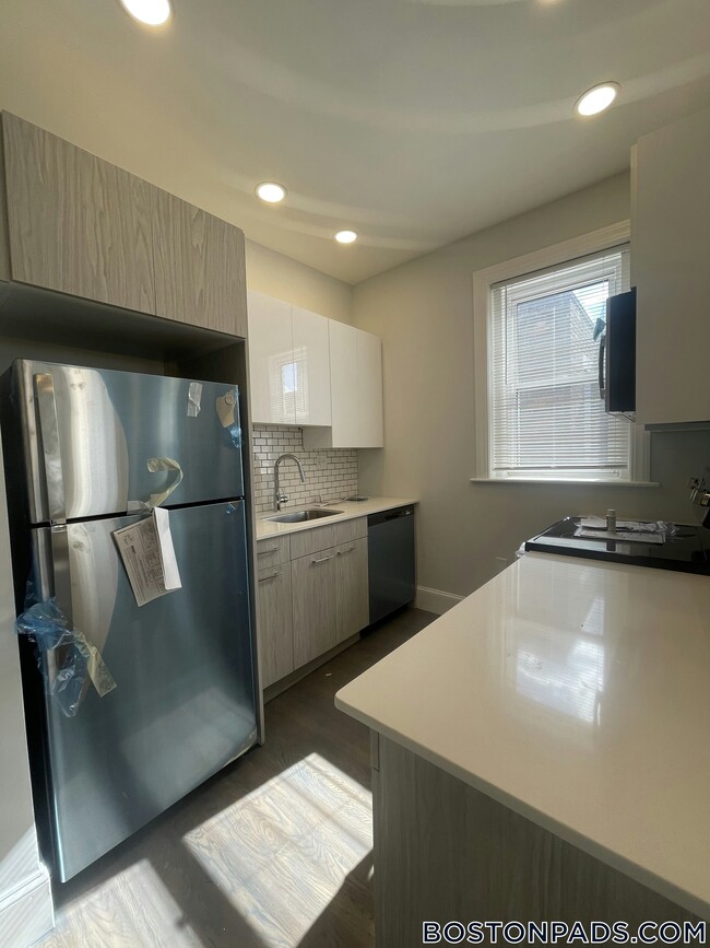 property at 105 Queensberry St