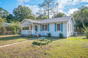 204 E 2nd Ave in Crestview, FL - Building Photo