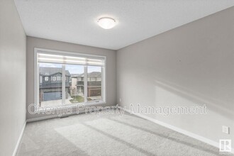 6476 King Wynd SW in Edmonton, AB - Building Photo - Building Photo