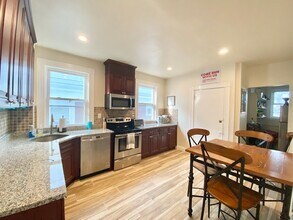 2 Parker Hill Ter, Unit 3 in Boston, MA - Foto de edificio - Building Photo