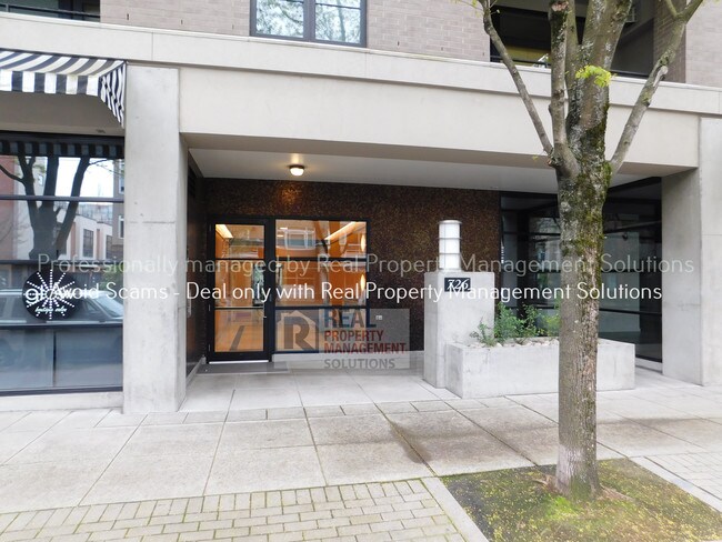 726 NW 11th Ave-Unit -#316 in Portland, OR - Building Photo - Building Photo