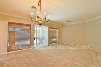 1550 N Robin Ln in Mesa, AZ - Building Photo - Building Photo