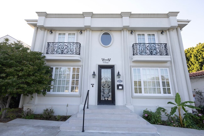property at 10567 Holman Ave