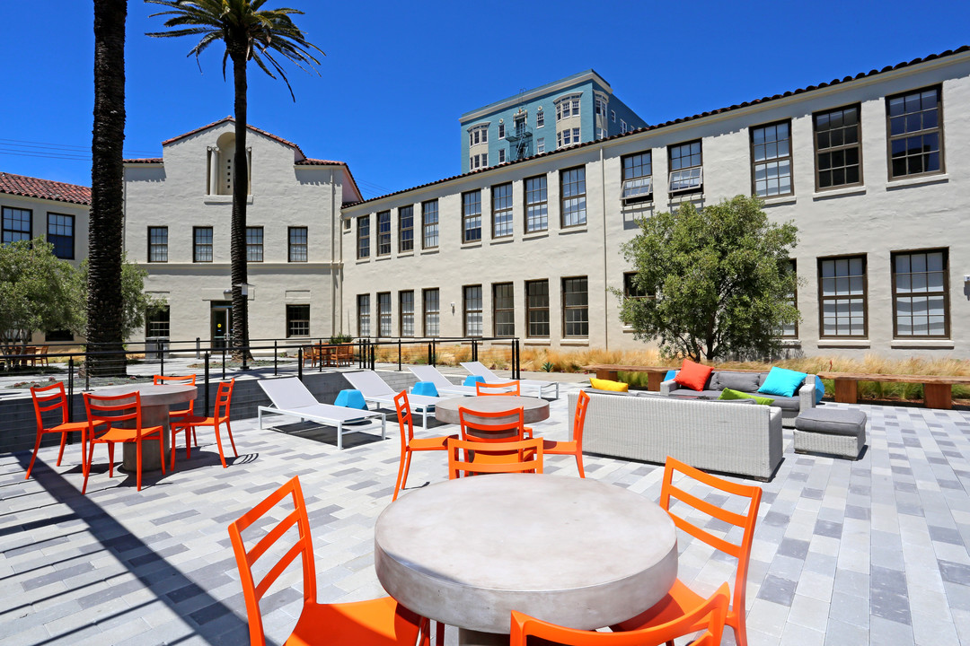 Alchemy in San Francisco, CA - Foto de edificio