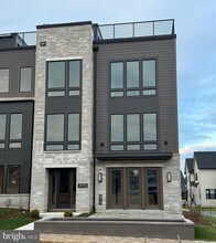 9779 Azure Aly in Bethesda, MD - Building Photo - Building Photo