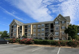 Camden Fallsgrove in Rockville, MD - Building Photo - Building Photo
