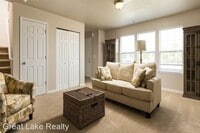 511 Oak Meadow Dr photo'