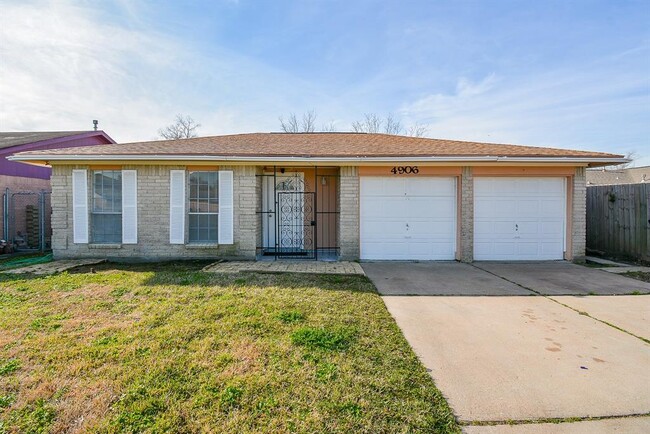 property at 4906 E Orem Dr