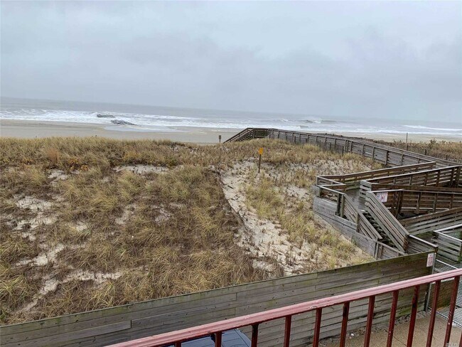 951 Oceanfront-Unit -23 in Long Beach, NY - Building Photo - Building Photo